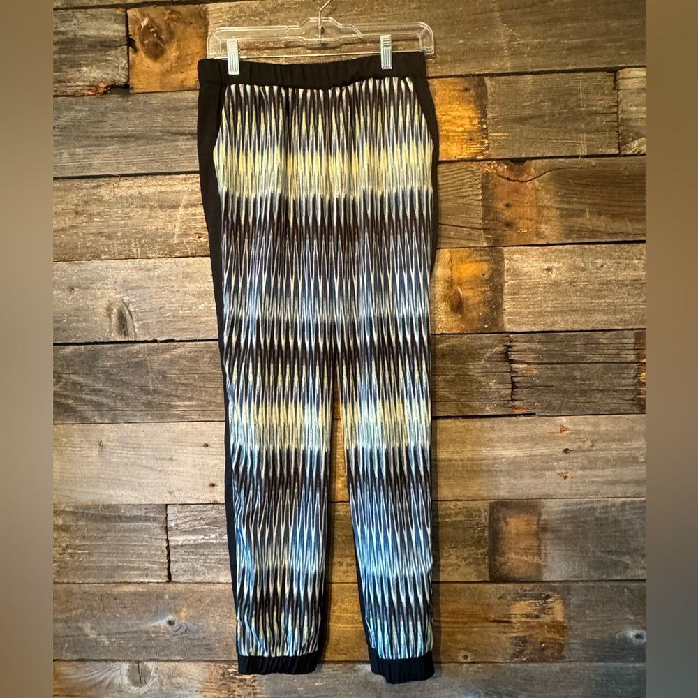 CLOSEOUT - Bisou Bisou Michele Bohbot patterned jogger pants size small